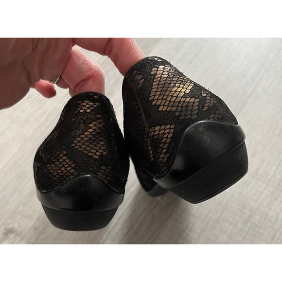 Dansko Olivia bronze snake leather loafers size 7 - Picture 5 of 11